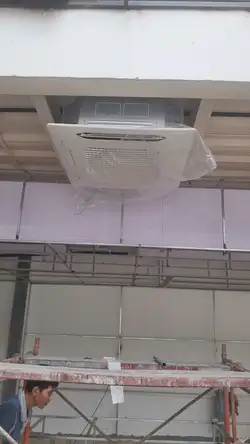 Lắp Máy Lạnh Tủ Đứng LG Cho Văn Phòng Tại LONG AN