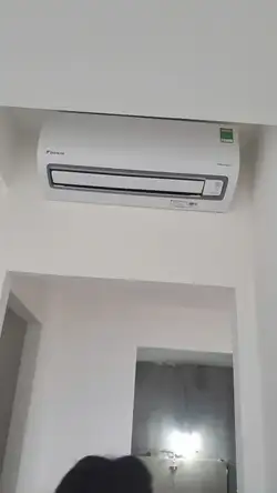 Máy lạnh Treo Tường Daikin Inverter 3HP FTKM71AVMV/RKM71AVMV